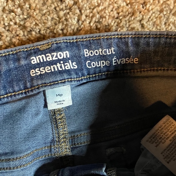 Amazon Essentials Kids Blue Jeans Size 14 - Picture 3 of 5